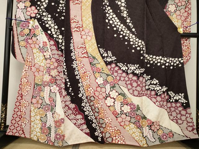 平和屋着物●豪華振袖・長襦袢(無双仕立て)セット　駒刺繍　絞り　中国三大刺繍　相良刺繍　舞花文　銀通し地　正絹　逸品　AABG2661ck