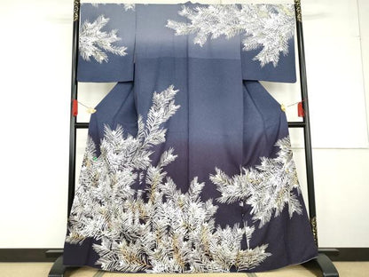 平和屋着物●螺鈿作家　藤本隆士　雲母塾　訪問着　松　暈し染め　金銀彩　銀通し地　正絹　逸品　AABG2701cs