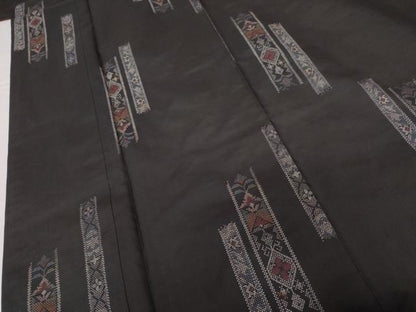 平和屋着物●本場大島紬 地空き カタス7マルキ 花唐草文 黒地 正絹 逸品 AABG2768cs
