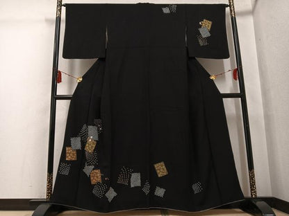 平和屋着物●訪問着　刺繍　色紙重ね花文　黒地　金彩　正絹　逸品　AABG2826ph