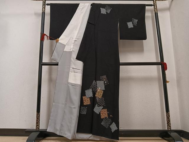 平和屋着物●訪問着　刺繍　色紙重ね花文　黒地　金彩　正絹　逸品　AABG2826ph