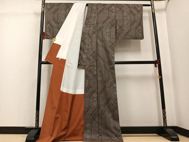 平和屋着物●本場大島紬 古代染色純泥染め 一元7マルキ 枝花文 宮山松雄作 証紙付き 正絹 逸品 AABG2836ph