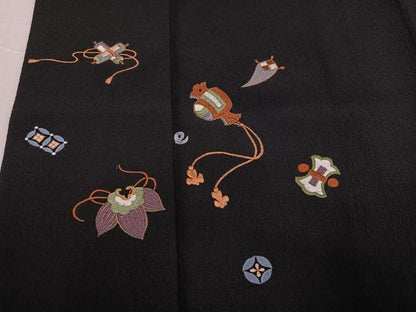 平和屋着物●洗える最高級着物　＜英＞はなぶさ謹製　訪問着　刺繍　宝尽くし　黒地　金糸　AABG2844ph