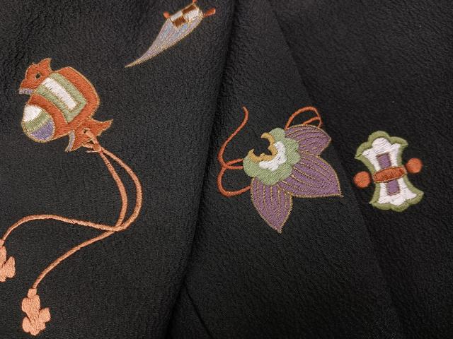 平和屋着物●洗える最高級着物　＜英＞はなぶさ謹製　訪問着　刺繍　宝尽くし　黒地　金糸　AABG2844ph