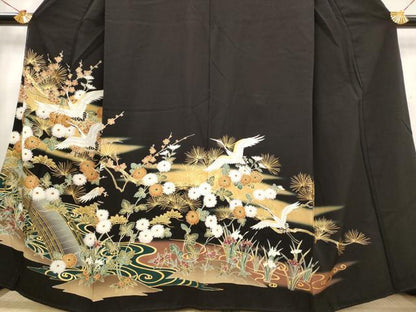 平和屋着物■豪華黒留袖　飛鶴梅松文　暈し染め　金彩　正絹　逸品　AABG2977st