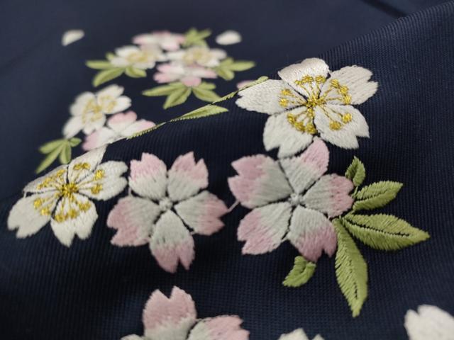 平和屋着物●女性　行灯袴　刺繍　舞桜文　金糸　洗える着物　AABG3038st