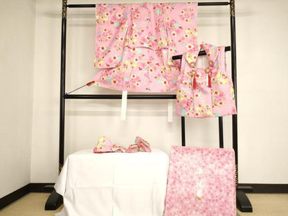 平和屋本店[]七五三　女の子　３歳　祝着　三つ身　被布・小物セット　花丸文　桜　金彩　箱付き　AABG3169ja