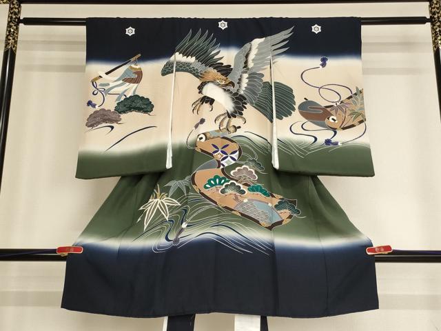平和屋着物[]お宮参り　男の子　祝着　産着　初着　のしめ　鷹　絵巻草木文　暈し染め　金彩　逸品　AABG3183ja