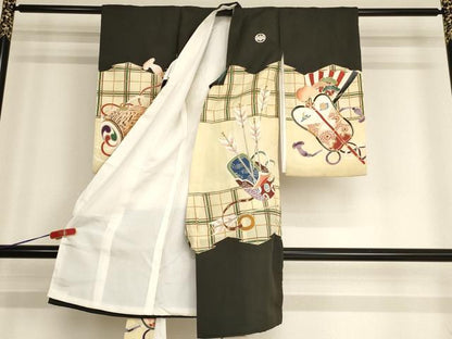 平和屋着物[]お宮参り　男の子　祝着　産着　初着　のしめ　駒刺繍　兜　金彩　正絹　逸品　AABG3186ja