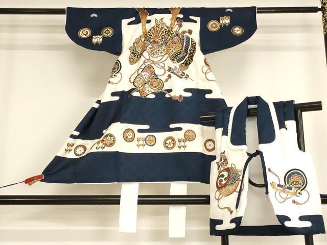 平和屋着物[]七五三　男の子　3歳　一つ身　祝着・袖無し羽織セット　兜　軍配　金彩　正絹　逸品　AABG3207ja