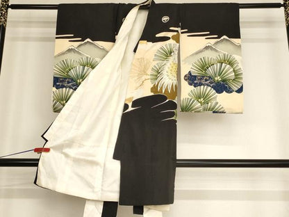 平和屋着物[]お宮参り　男の子　祝着　産着　初着　のしめ　刺繍　鷹　風景松文　金銀糸　金彩　正絹　逸品　AABG3208ja