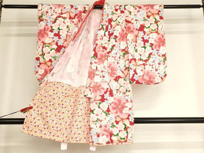 平和屋着物[]リョウコキクチ RyokoKikuchi 七五三 女の子 ３歳 祝着 三つ身 長襦袢・被布セット 桜づくし 金彩 洗える着物 AABG3218ja