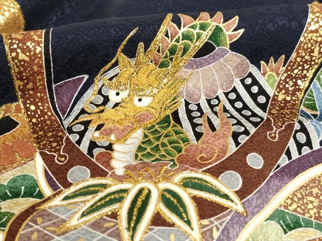 平和屋着物[]お宮参り　男の子　祝着　産着　初着　のしめ　刺繍　兜　吉祥松文　暈し染め　金糸　金彩　逸品　AABG3231ja