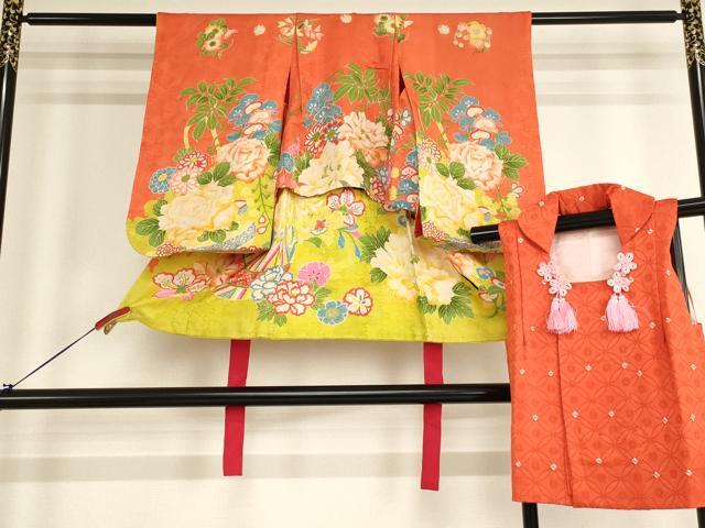 平和屋着物[]アンティーク　大正ロマン　七五三　女の子　３歳　祝着　三つ身　被布セット　駒刺繍　花車文　正絹　逸品　AABG3367ja