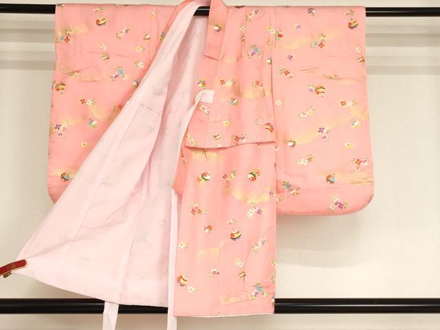 平和屋着物[]七五三　女の子　３歳　祝着　三つ身　長襦袢(単衣・半衿刺繍)・被布セット　鈴花文　金彩　逸品　AABG3378ja