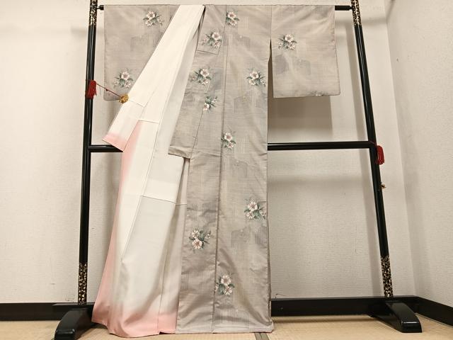 平和屋着物●都喜ヱ門　本場大島紬　白大島　一元7マルキ　総絣　草花文　藤絹織物謹製　証紙付き　正絹　逸品　AABG3437ph