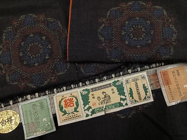 平和屋着物●本場結城紬　重要無形文化財　80亀甲　舞花文　証紙付き　正絹　逸品　AABG3438ph
