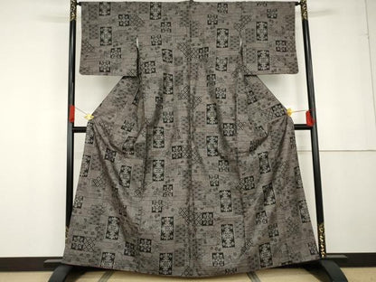 平和屋着物●本場大島紬 泥染め カタス9マルキ 色紙吉祥花文 正絹 逸品 AABG3483cs
