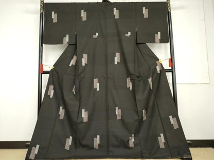平和屋着物●本場大島紬　地空き　カタス9マルキ　色紙重ね文　黒地　ロング丈　正絹　逸品　未使用　AABG3574cs