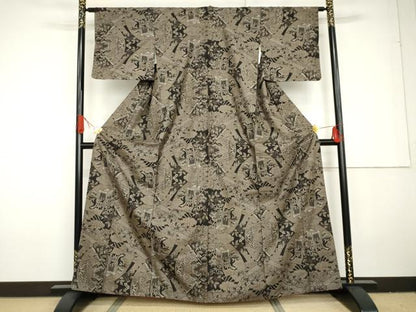 平和屋着物●本場大島紬　吉三郎　吉織物謹製　割込絣織　純泥染　御所車枝花文　正絹　逸品　AABG3579cs