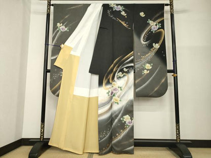 平和屋着物●豪華振袖　流水花文　暈し染め　黒地　金銀彩　正絹　逸品　AABG3716ck