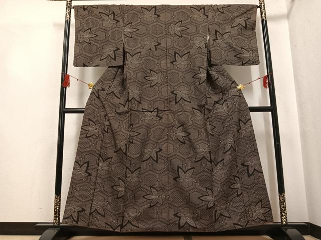 平和屋着物●本場大島紬　一元絣　楓亀甲文　正絹　逸品　AABG4153ph