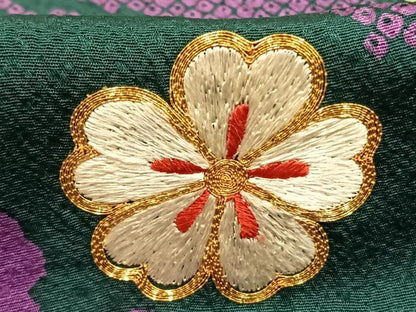 平和屋着物●豪華振袖　駒刺繍　舞花文　金彩　正絹　逸品　AABG4378fy