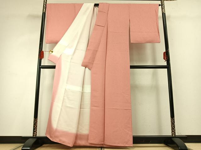 平和屋着物●上質な色無地　作家物　紋意匠　珊瑚色　正絹　逸品　AABG4408fy