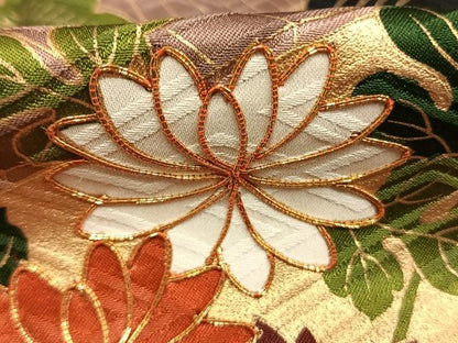 平和屋着物●豪華振袖　駒刺繍　風景花文　黒地　金彩　正絹　逸品　AABG4414fy