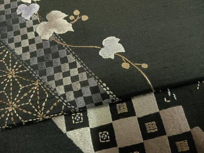 平和屋着物●訪問着　本場大島紬　総刺繍　蔦の葉文　黒地　正絹　逸品　AABG4430fy