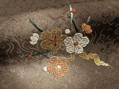 平和屋着物●訪問着　竹屋町刺繍　兎　枝梅文　蛍暈し　金糸　正絹　逸品　AABG4442fy