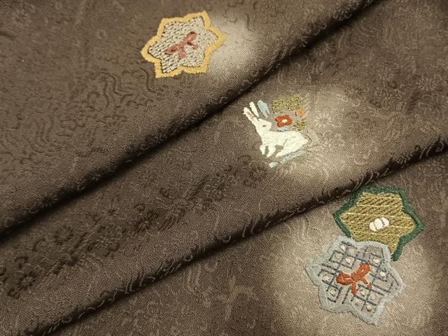平和屋着物●訪問着　竹屋町刺繍　兎　枝梅文　蛍暈し　金糸　正絹　逸品　AABG4442fy