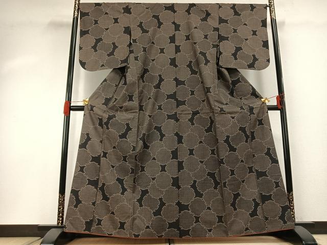 平和屋着物●本場大島紬　一元絣　雪輪重ね文　黒地　正絹　逸品　AABG4545fy