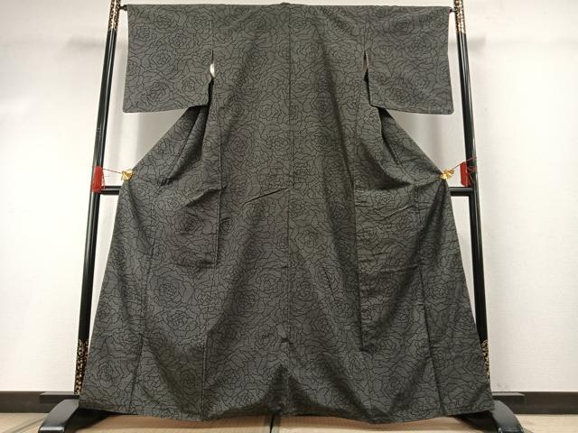 平和屋着物●上質な紬　130亀甲　薔薇　黒地　正絹　逸品　AABG4602fy
