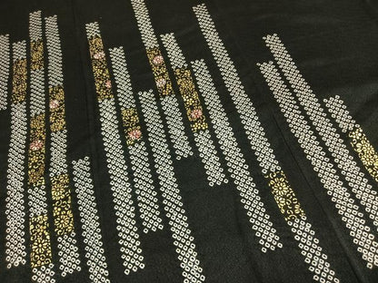 平和屋着物●訪問着　絞り　刺繍　花唐草文　黒地　金彩　正絹　逸品　AABG4622fy