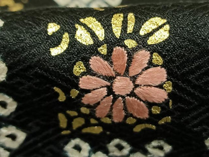 平和屋着物●訪問着　絞り　刺繍　花唐草文　黒地　金彩　正絹　逸品　AABG4622fy