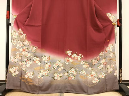 平和屋着物●ファッションデザイナー 花井幸子　振袖　駒刺繍　雲取り花文　暈し染め　金彩　やまと誂製　正絹　逸品　AABG4649fy