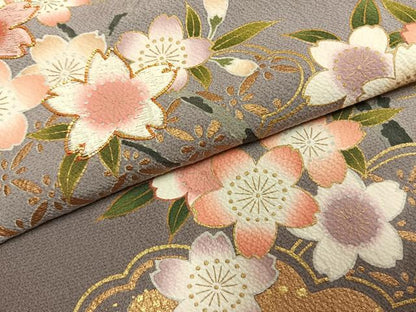 平和屋着物●ファッションデザイナー 花井幸子　振袖　駒刺繍　雲取り花文　暈し染め　金彩　やまと誂製　正絹　逸品　AABG4649fy