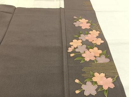 平和屋着物●ファッションデザイナー 花井幸子　振袖　駒刺繍　雲取り花文　暈し染め　金彩　やまと誂製　正絹　逸品　AABG4649fy