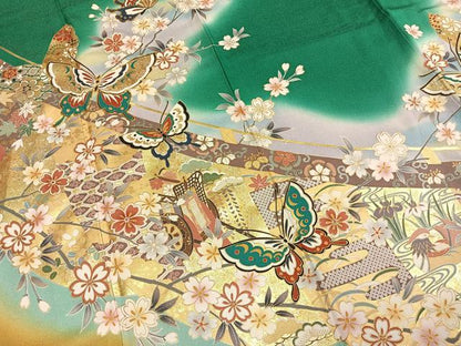 平和屋着物●豪華振袖　駒刺繍　御所車舞蝶花鳥文　暈し染め　金銀彩　銀通し地　正絹　逸品　AABG4697fy