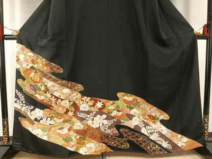 平和屋着物●創業460年・千總　黒留袖　駒刺繍　道長花文　金彩　正絹　逸品　AABG4837fy