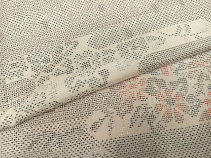 平和屋着物●本場大島紬　白大島　120亀甲　エ霞草花文　正絹　逸品　未使用　AABG4852ph