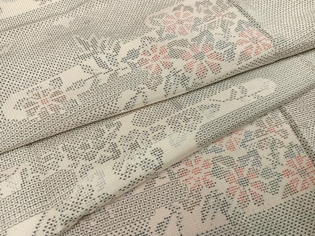 平和屋着物●本場大島紬　白大島　120亀甲　エ霞草花文　正絹　逸品　未使用　AABG4852ph