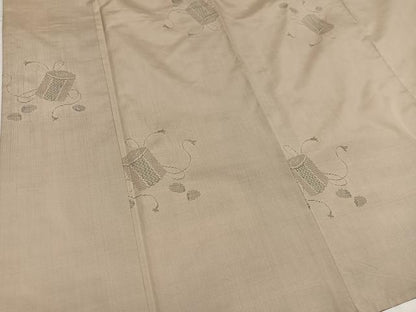 平和屋着物●本場大島紬　白大島　カタス7マルキ　貝桶文　正絹　逸品　AABG4873ph