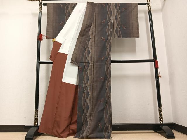 平和屋着物●本場大島紬　古代染色　純泥染　カタス9マルキ　吉織物謹製　証紙付き　正絹　逸品　未使用　AABG4907ph