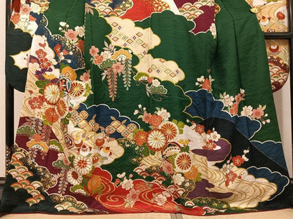 平和屋着物●豪華振袖　駒刺繍　吉祥花宝尽くし　金彩　正絹　逸品　AABG4912ph