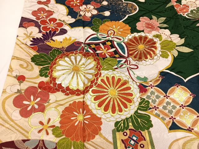 平和屋着物●豪華振袖　駒刺繍　吉祥花宝尽くし　金彩　正絹　逸品　AABG4912ph