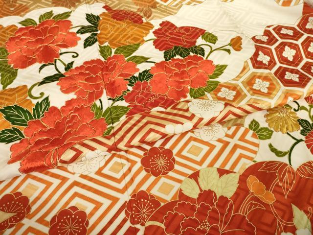 平和屋着物●豪華振袖　駒刺繍　雲重ね吉祥花文　金彩　正絹　逸品　AABG5259ck