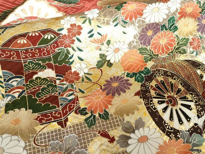 平和屋着物●英王室献上友禅作家　木下勝功　振袖　駒刺繍　御所車人物吉祥花車文　金彩　正絹　逸品　AABG5333cs