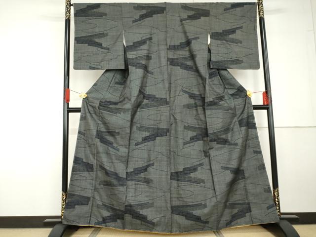 平和屋着物●本場大島紬　一元絣　幾何学花文　黒地　正絹　逸品　未使用　AABG5390cs